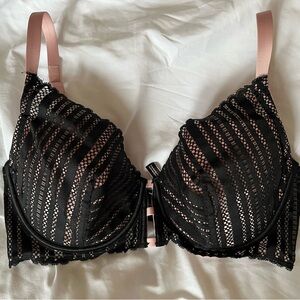 Victoria’s Secret Lined Plunge Bra Size 36DD